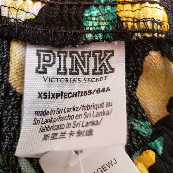 Victoria's Secret Pink Smocked Lemon Shorts XS - Picture 3 of 3